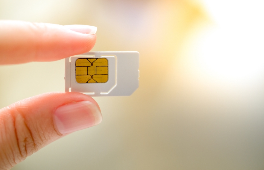 旅行で電話番号付きは本当に必要?データ通信専用で足りるケースが多い